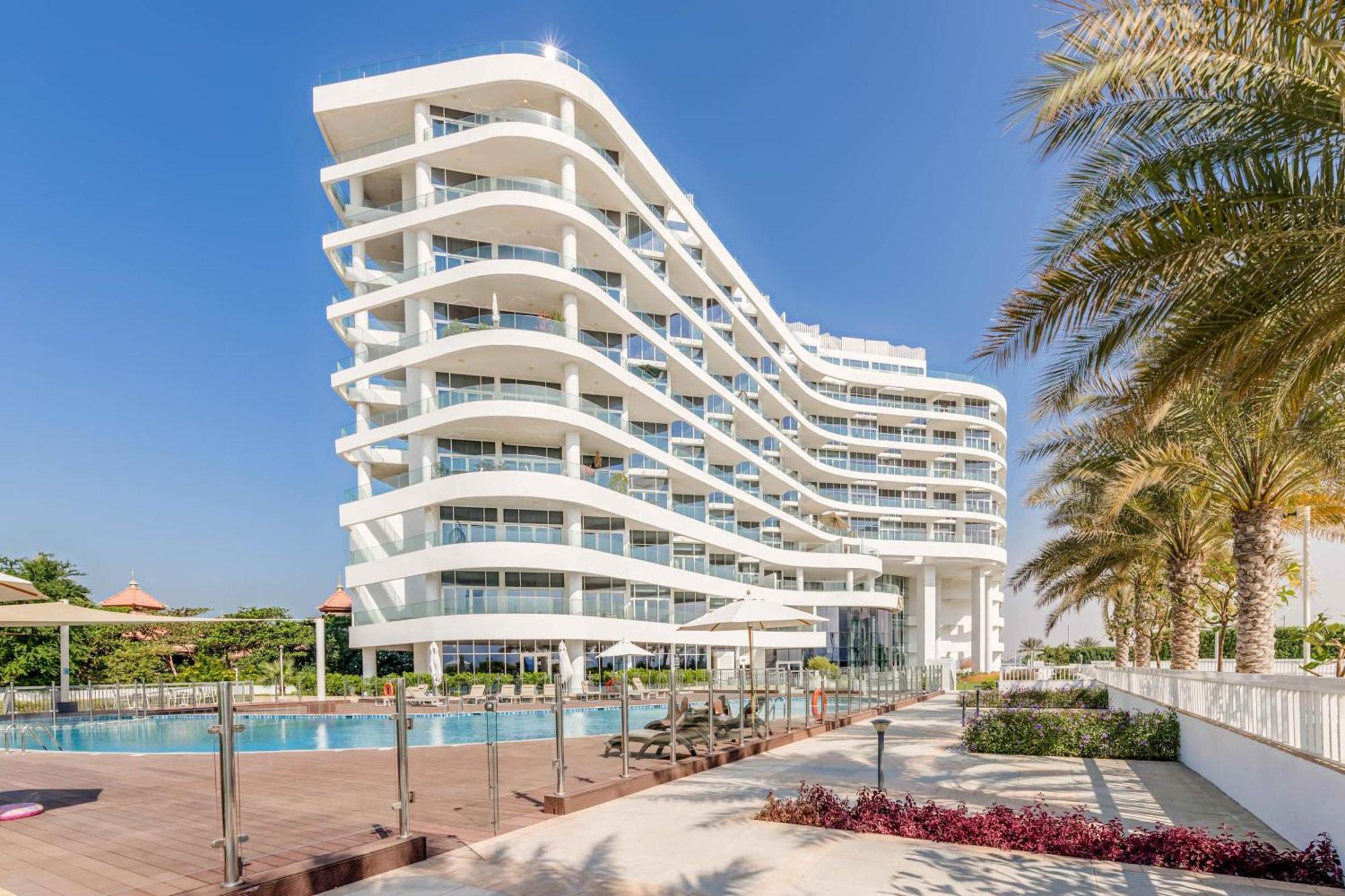 Luxury Azizi Mina Beachfront Apartments Dubai Dış mekan fotoğraf